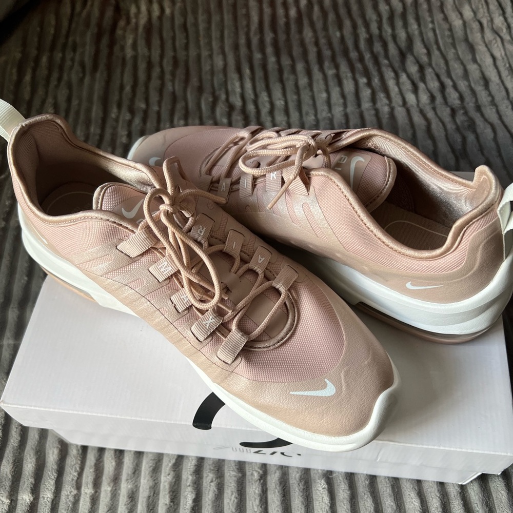 pink nike shoes
